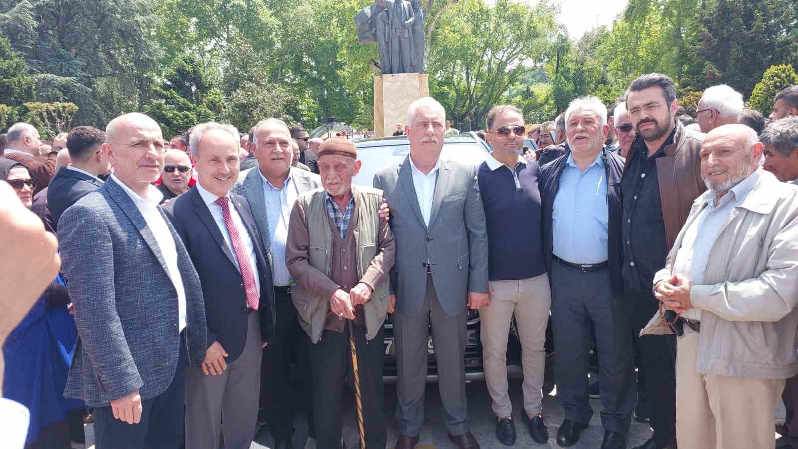 ZONGULDAK'IN EREĞLİ İLÇESİNE GELEN YERLİ VE MİLLİ ARAÇ TOGG İLGİ