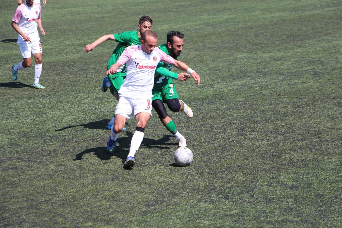 TÜRKİYE 3.LİG 3.GRUP TEMSİLCİSİ KEPEZSPOR, İSTANBUL'DA TEPECİKSPOR İLE OYNADIĞI MAÇI