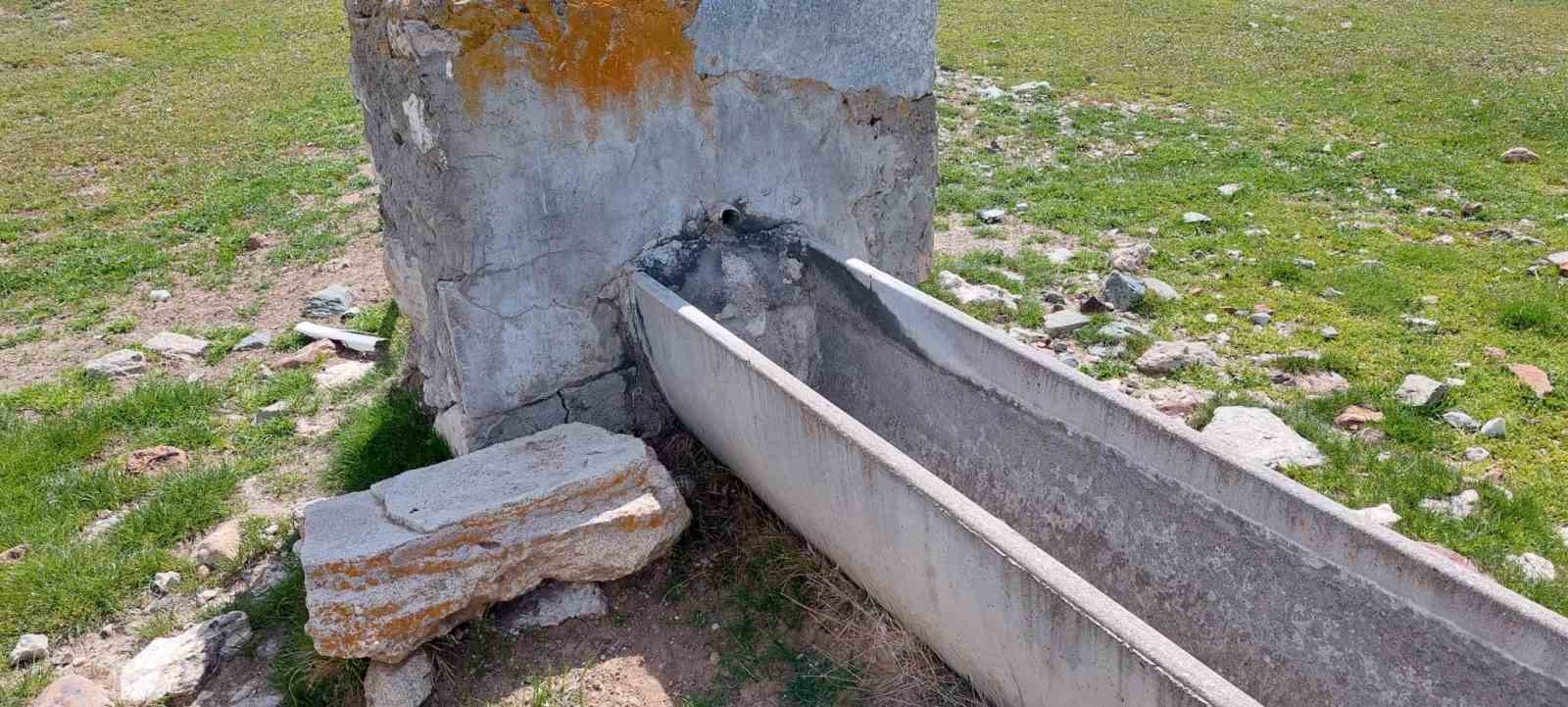 ÇEŞMELER KURUDU