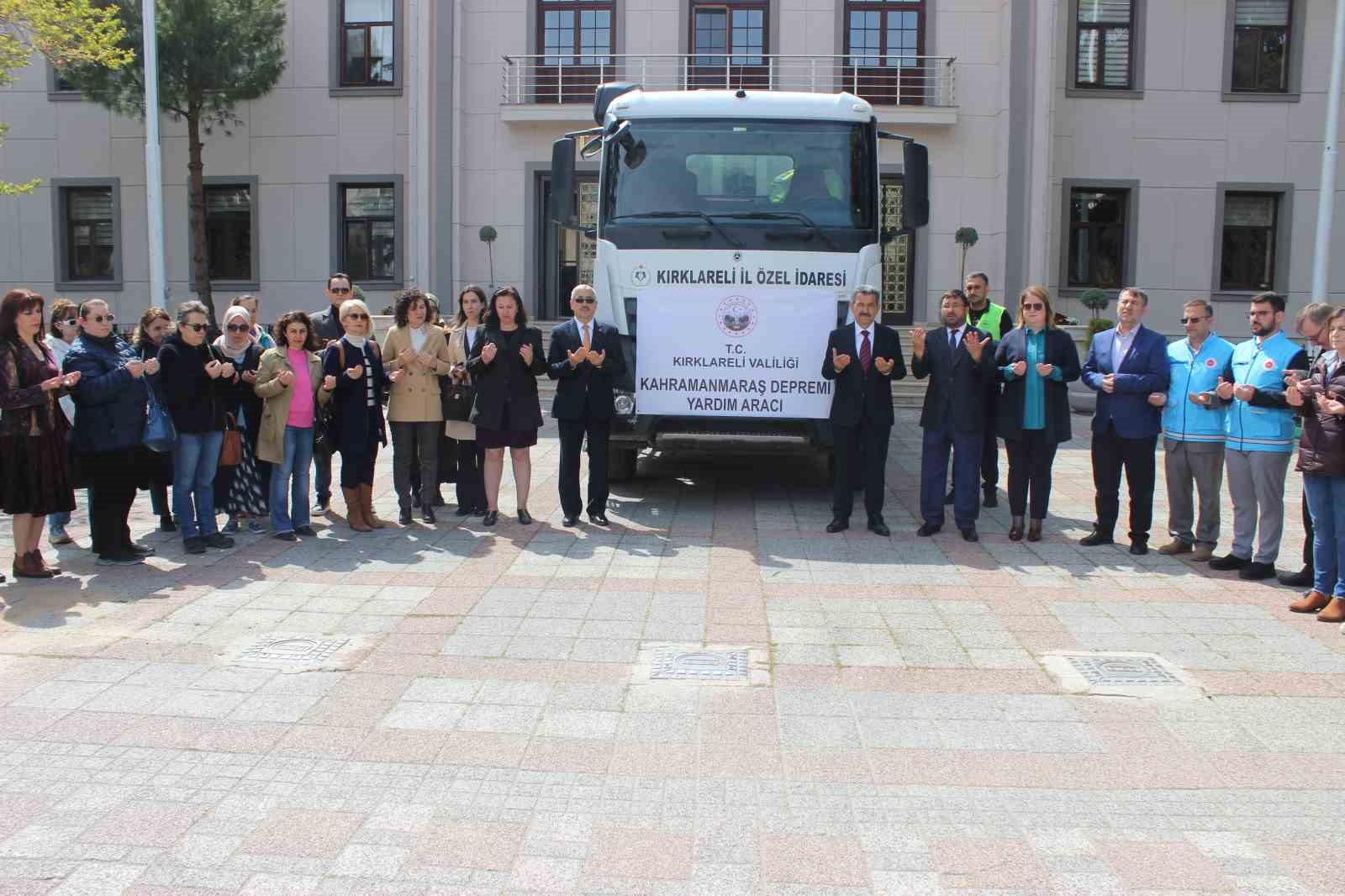 HAYIRSEVERLERDEN TOPLANAN NAKDİ YARDIMLAR İLE ALINAN GIDA ÜRÜNLERİ, KAMYON İLE