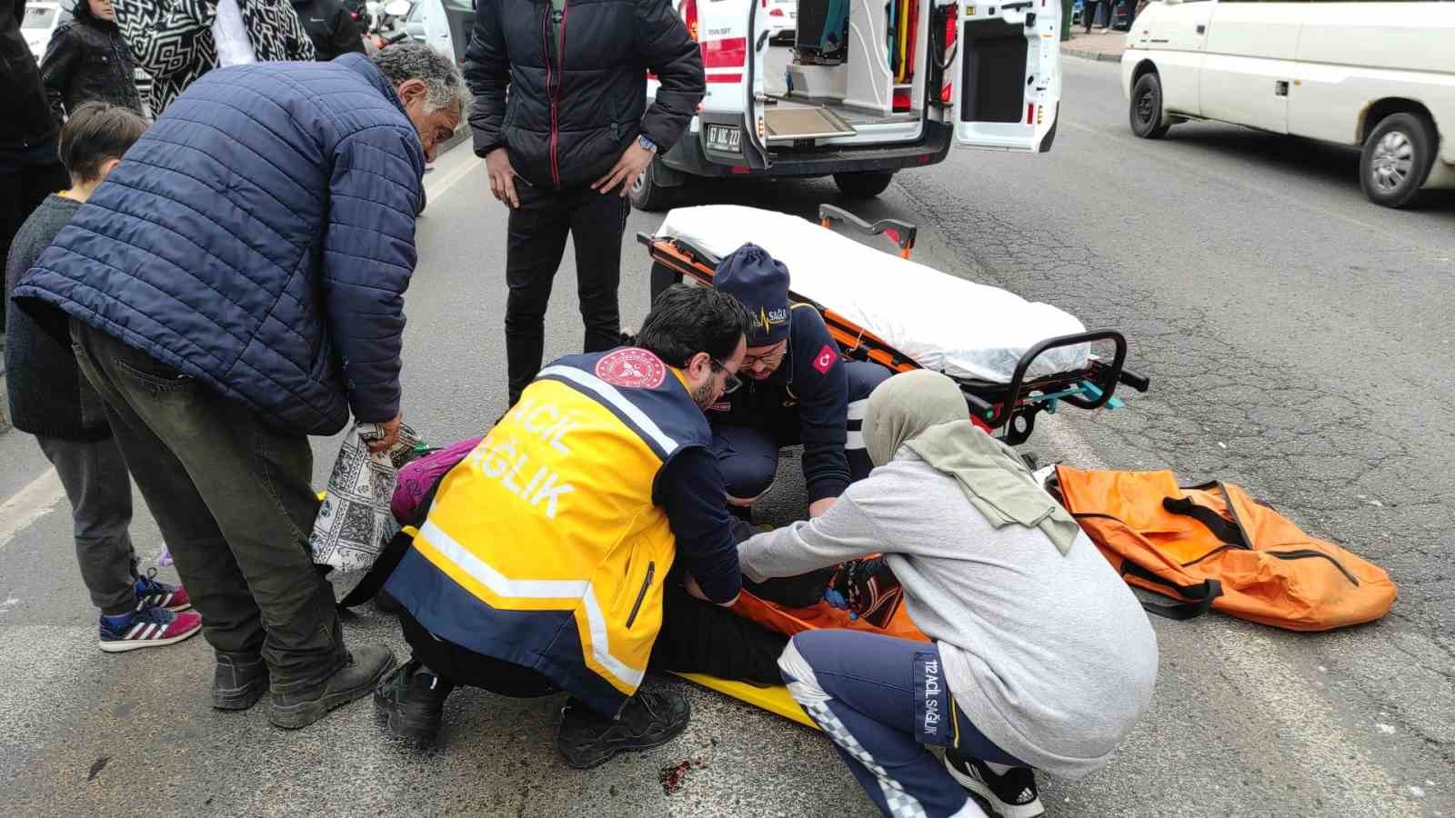 ZONGULDAK’IN EREĞLİ İLÇESİNDE, OTOMOBİLİN YAYAYA ÇARPMASI SONUCU MEYDANA GELEN TRAFİK