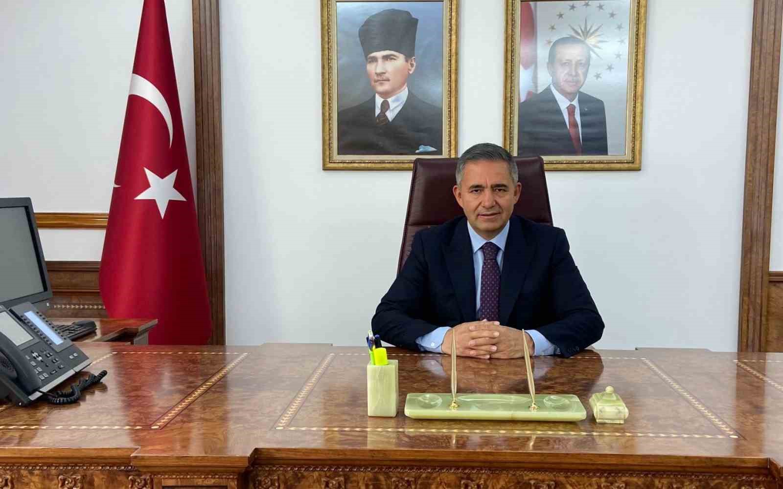 KIRŞEHİR VALİSİ METE BUHARA, "TÜRKİYE'NİN TEMİNATI ALIN TERİNİN SİMGESİ EMEKÇİNİN