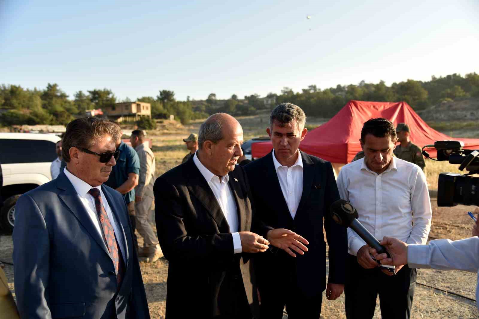 KKTC'NİN LEFKE BÖLGESİNDE BAĞLI YEŞİLIRMAK KÖYÜNDE ÖĞLE SAATLERİNDE ÇIKAN YANGIN