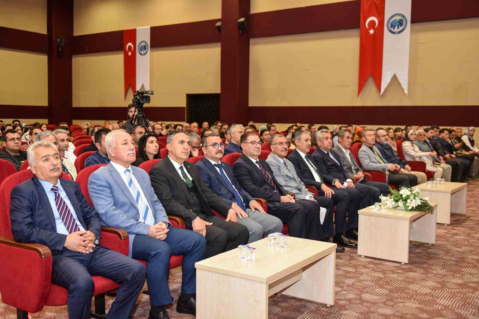 KARAMANOĞLU MEHMETBEY ÜNİVERSİTESİ (KMÜ) HASSAS TARIM UYGULAMALARI VE YENİLİKÇİ İŞLEME