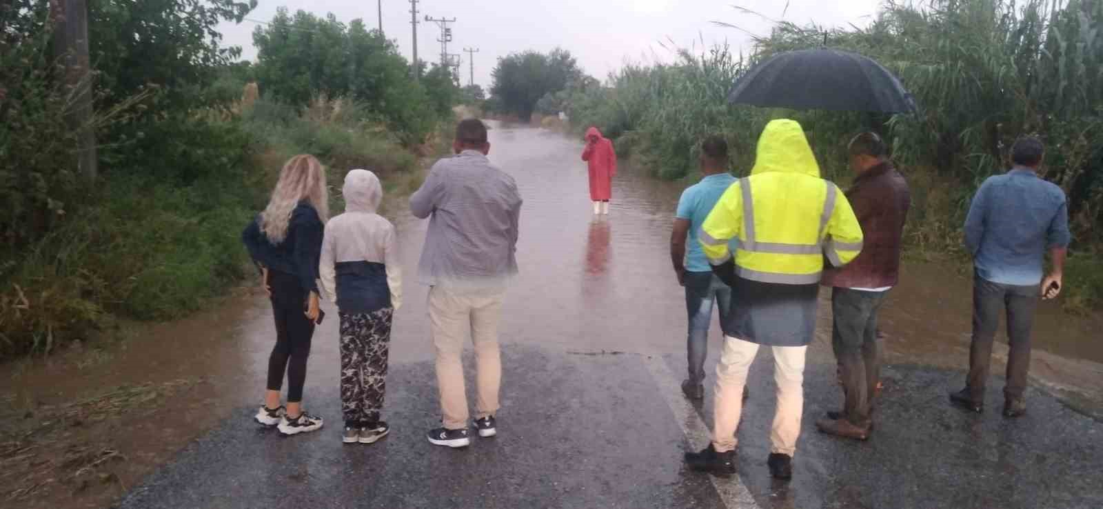 KOÇARLI-SÖKE KARAYOLU ULAŞIMA KAPANDI