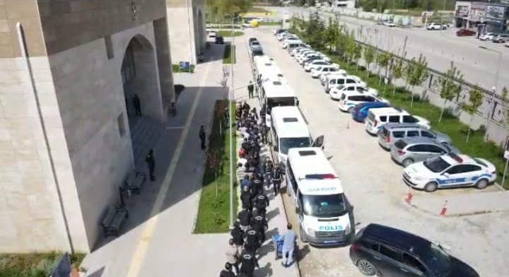 GÖZALTINA ALINAN 112 ŞÜPHELİDEN 79’U TUTUKLANDI.