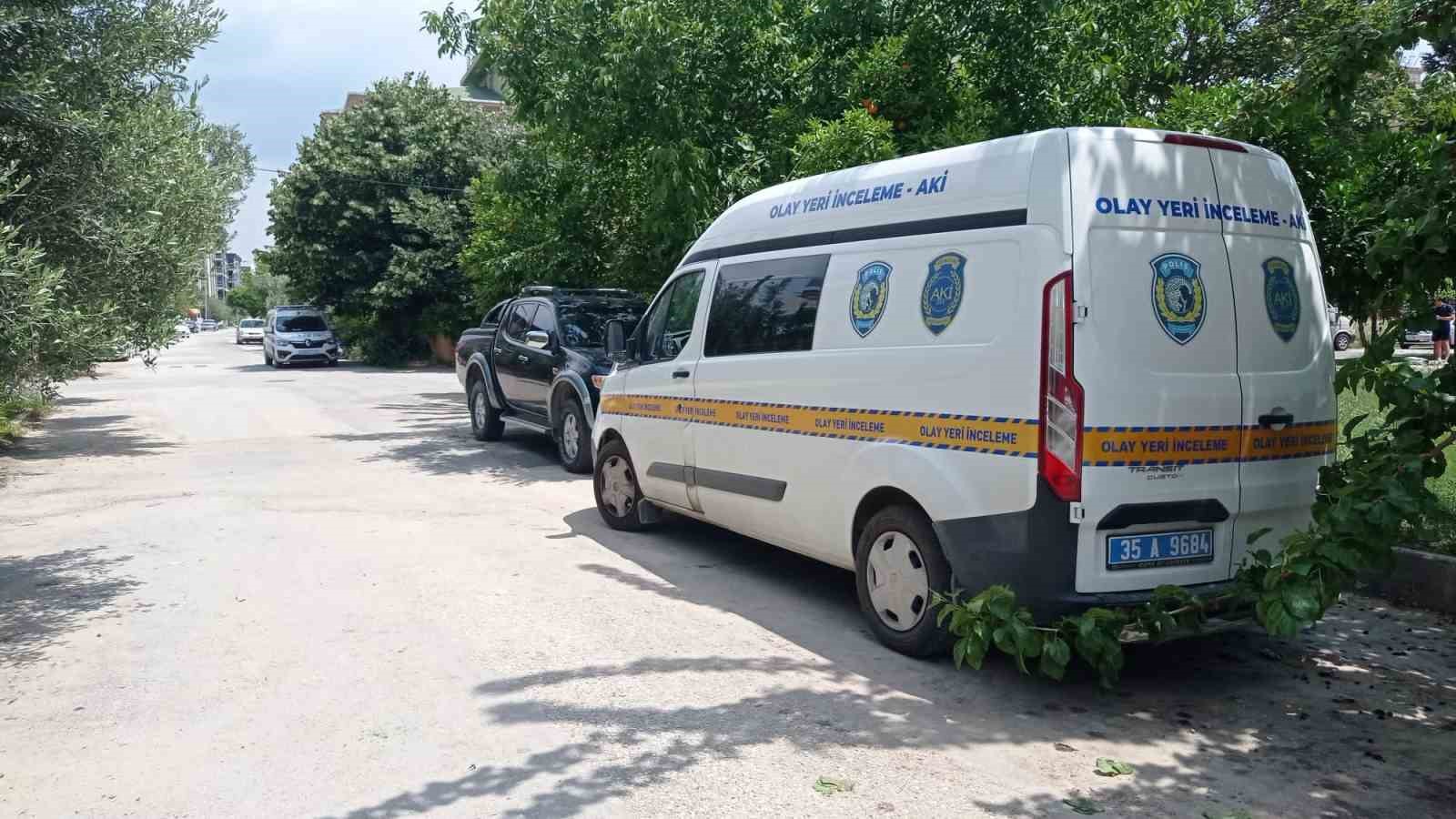 İZMİR’İN TORBALI İLÇESİNDE MEYDANA GELEN KOMŞU KAVGASINDA KARI KOCA SİLAHLA
