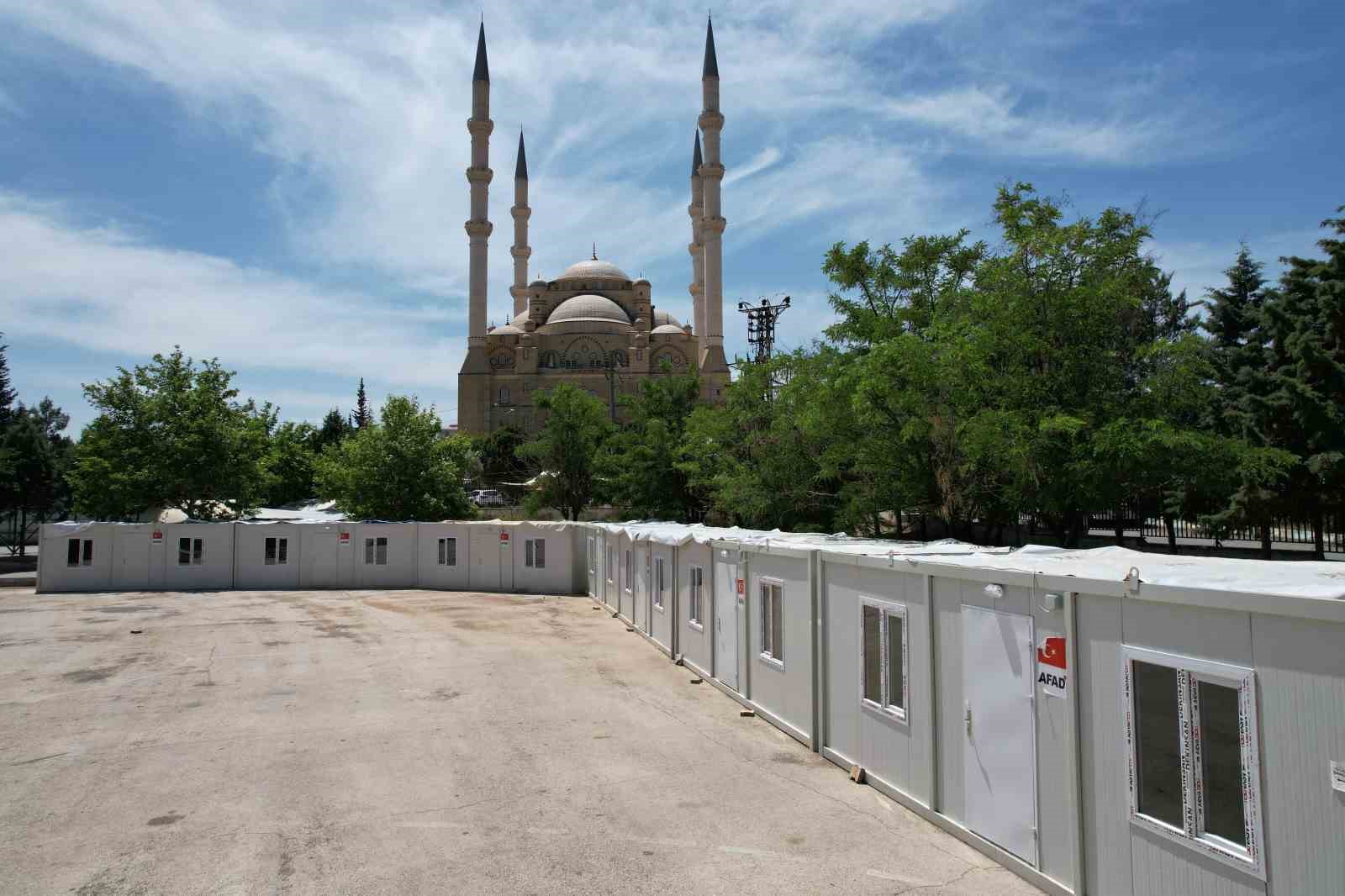 KAHRAMANMARAŞ’TA OY KULLANACAK VATANDAŞLAR İÇİN OLUŞTURULAN KONTEYNERLER İKİNCİ TUR SEÇİMLERİ