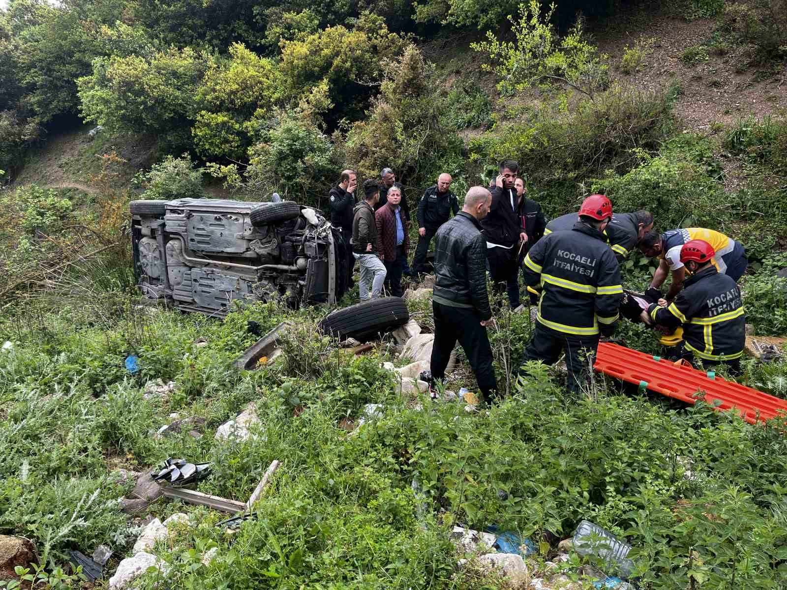 KOCAELİ’NİN DERİNCE İLÇESİNDE EVE DÖNÜŞ YOLUNDA SÜRÜCÜSÜN KONTROLÜNDEN ÇIKAN OTOMOBİL