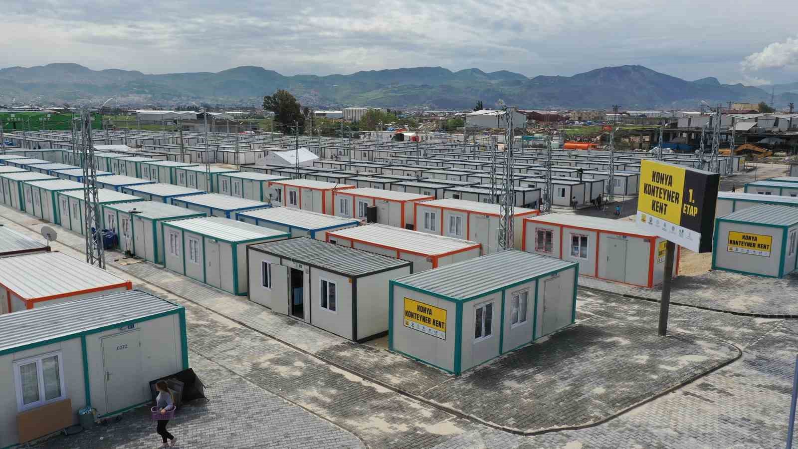 HATAY’DA DEPREM SONRASI YAŞAMIN NORMALE DÖNMESİ İÇİN TÜM İMKANLARI SEFERBER