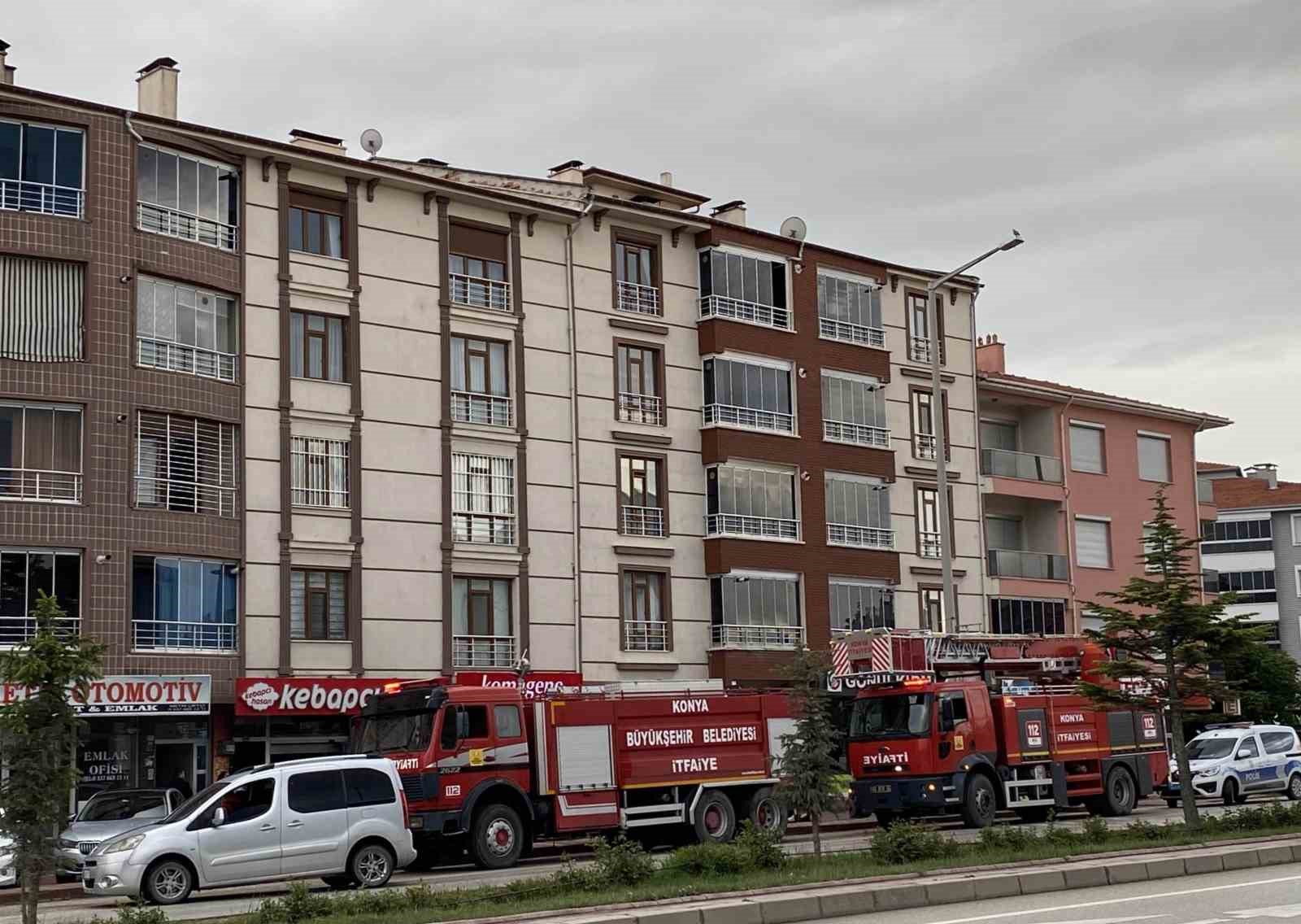 KONYA’NIN KULU İLÇESİNDE BİR LOKANTANIN BACASINDA ÇIKAN YANGIN İTFAİYE EKİPLERİ