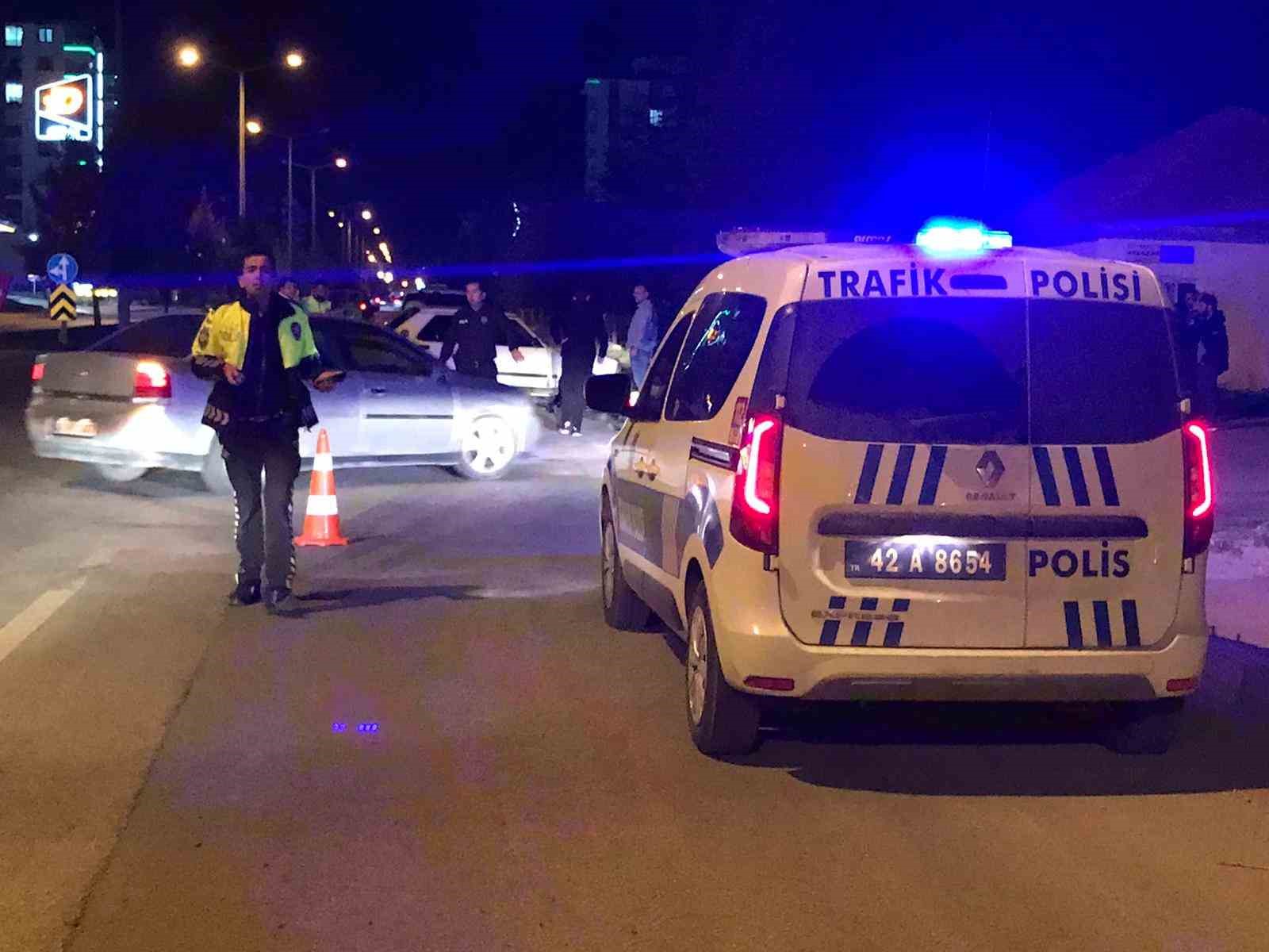 KONYA’NIN EREĞLİ İLÇESİNDE OTOMOBİL İLE MOTOSİKLETİN ÇARPIŞMASI SONUCU MEYDANA GELEN