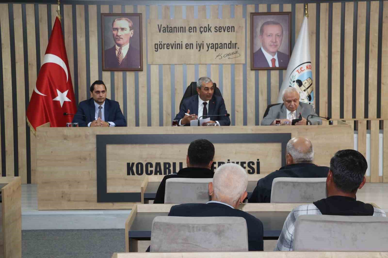 AYDIN’IN KOÇARLI İLÇESİNE BAĞLI ŞENKÖY MAHALLESİNDE YETİŞTİRDİKLERİ ÜRÜNLERİ TÜCCARA SATMAK