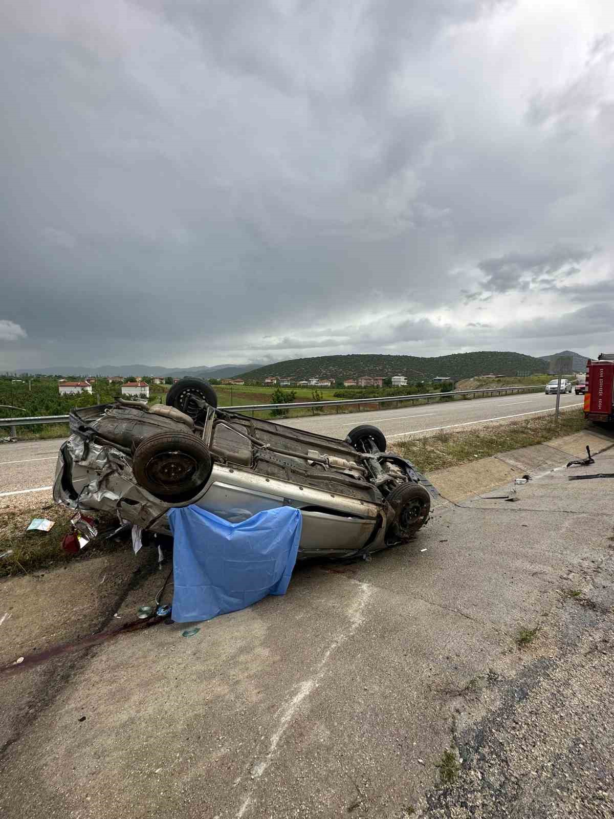 KORKUTELİ-ANTALYA KARAYOLUNDA MEYDANA GELEN TRAFİK KAZASINDA 1 KİŞİ ÖLDÜ, 1