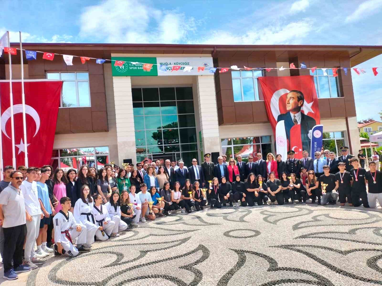 KÖYCEĞİZ’DE ATATÜRK’Ü ANMA, GENÇLİK VE SPOR BAYRAMI COŞKUYLA KUTLANDI