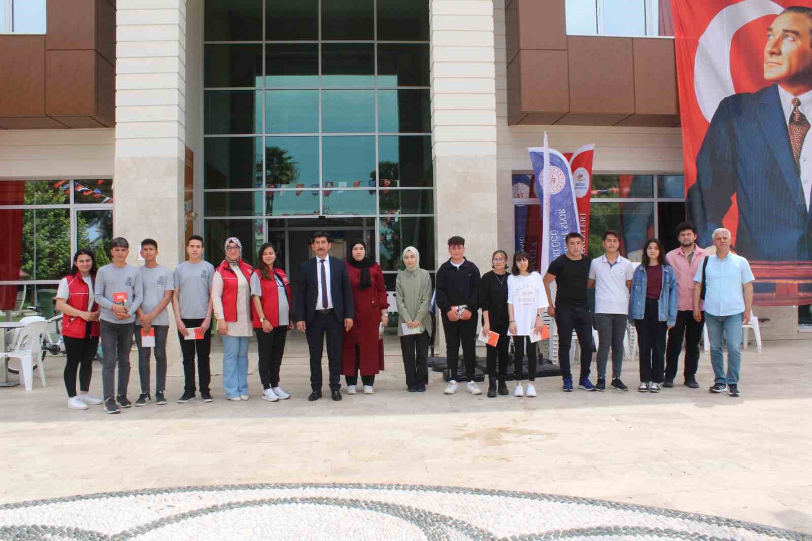 KÖYCEĞİZ’DE GENÇLİK HAFTASI BİLGİ YARIŞMASI YAPILDI