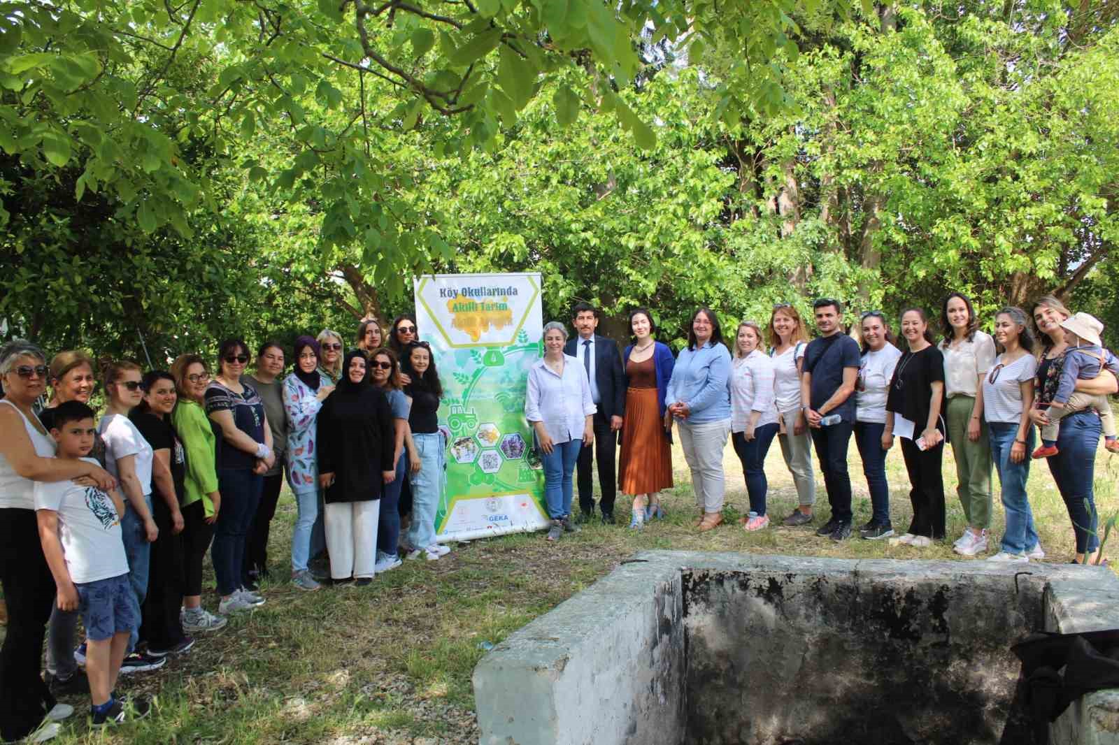 KÖYCEĞİZ’DE ÖĞRETMENLER DERS KAZANIMLARINI DOĞADA UYGULADI