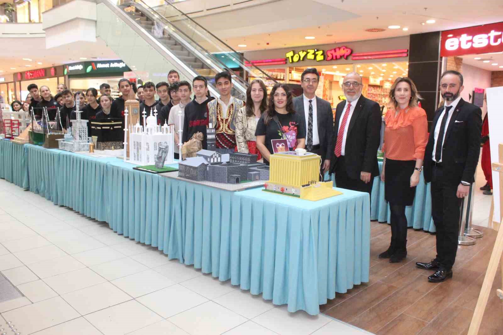 SABİHA GÖKÇEN MESLEKİ VE TEKNİK ANADOLU LİSESİ ÖĞRETMEN VE ÖĞRENCİLERİNİN