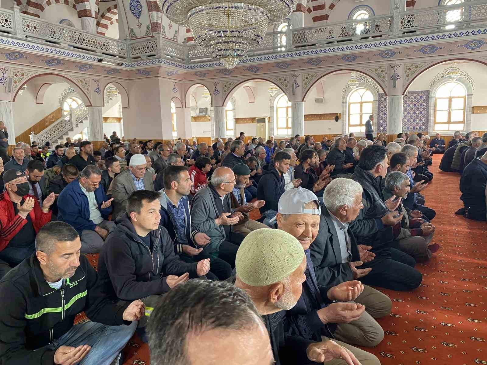 KONYA’NIN KULU İLÇESİNDE MERKEZ CAMİSİ’NDE CUMA NAMAZI ÖNCESİ YAĞMUR DUASI