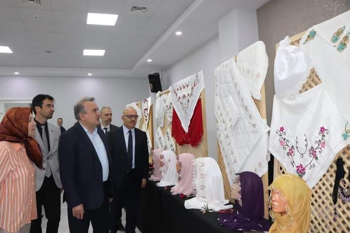 KURSİYERLER ESERLERİNİ SERGİLEDİ