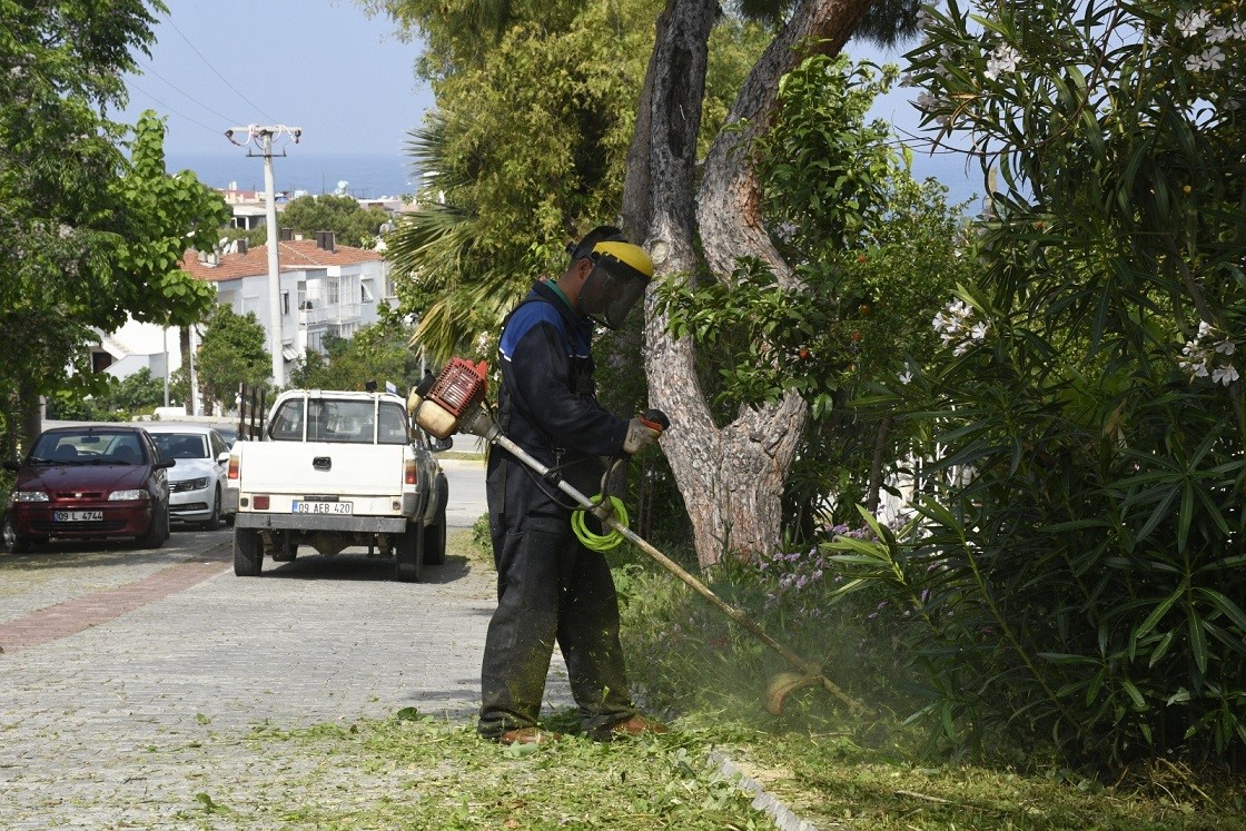 KUŞADASI BELEDİYESİ'NDEN 7/24 TURİZM SEZONU MESAİSİ