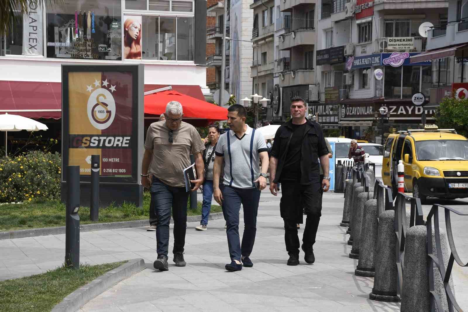 “KUŞADASI KENT MEYDANI İLE MODERN BİR YAŞAM ALANINA KAVUŞACAK”