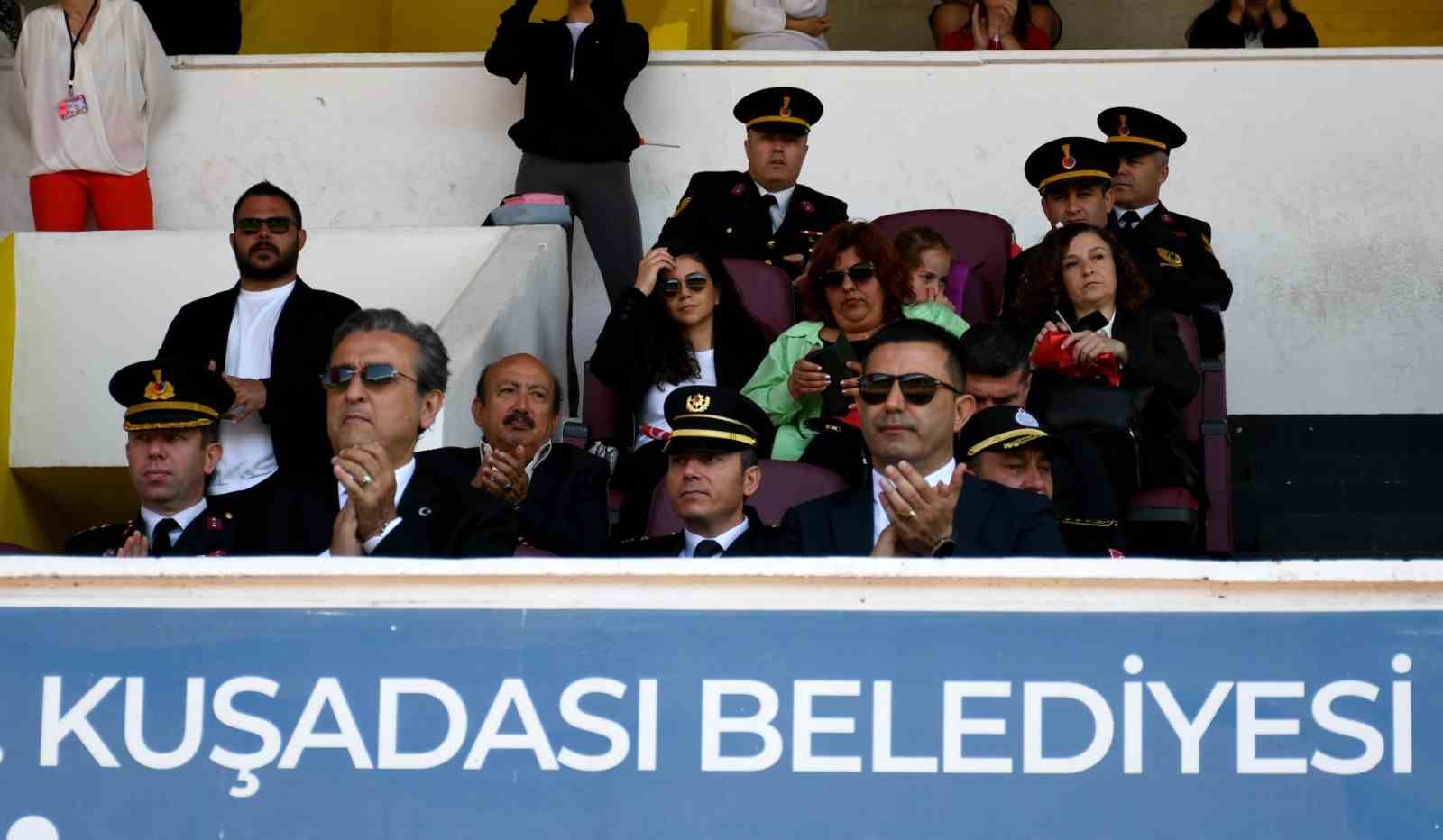 KUŞADASI’NDA 19 MAYIS COŞKUYLA KUTLANDI