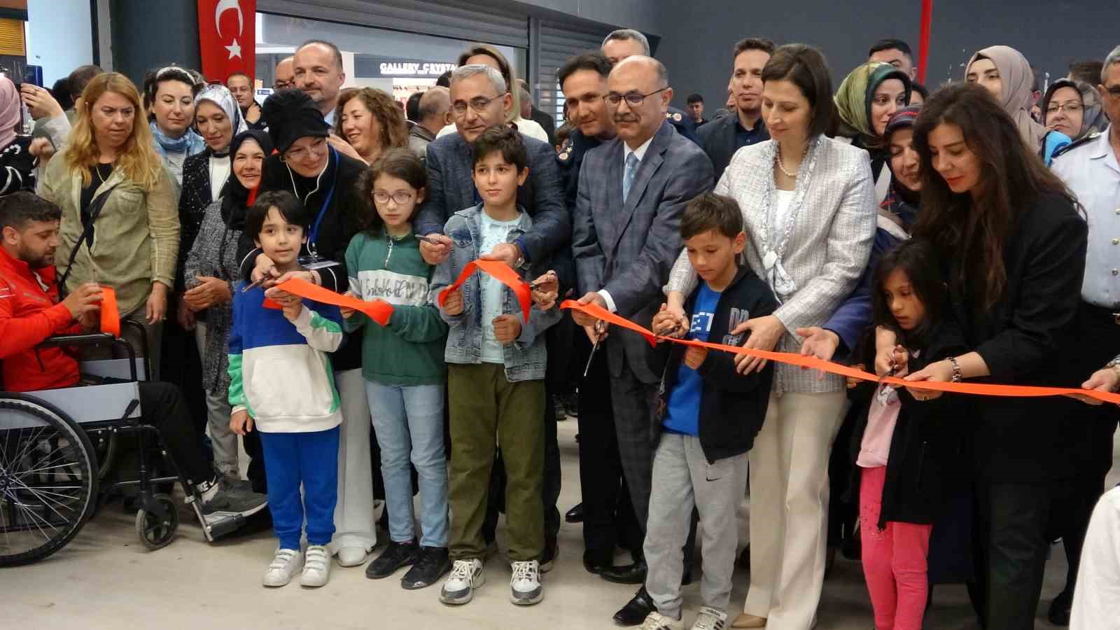 KÜTAHYA ENGELLİ DEPREMZEDELER İÇİN SEFERBER OLDU
