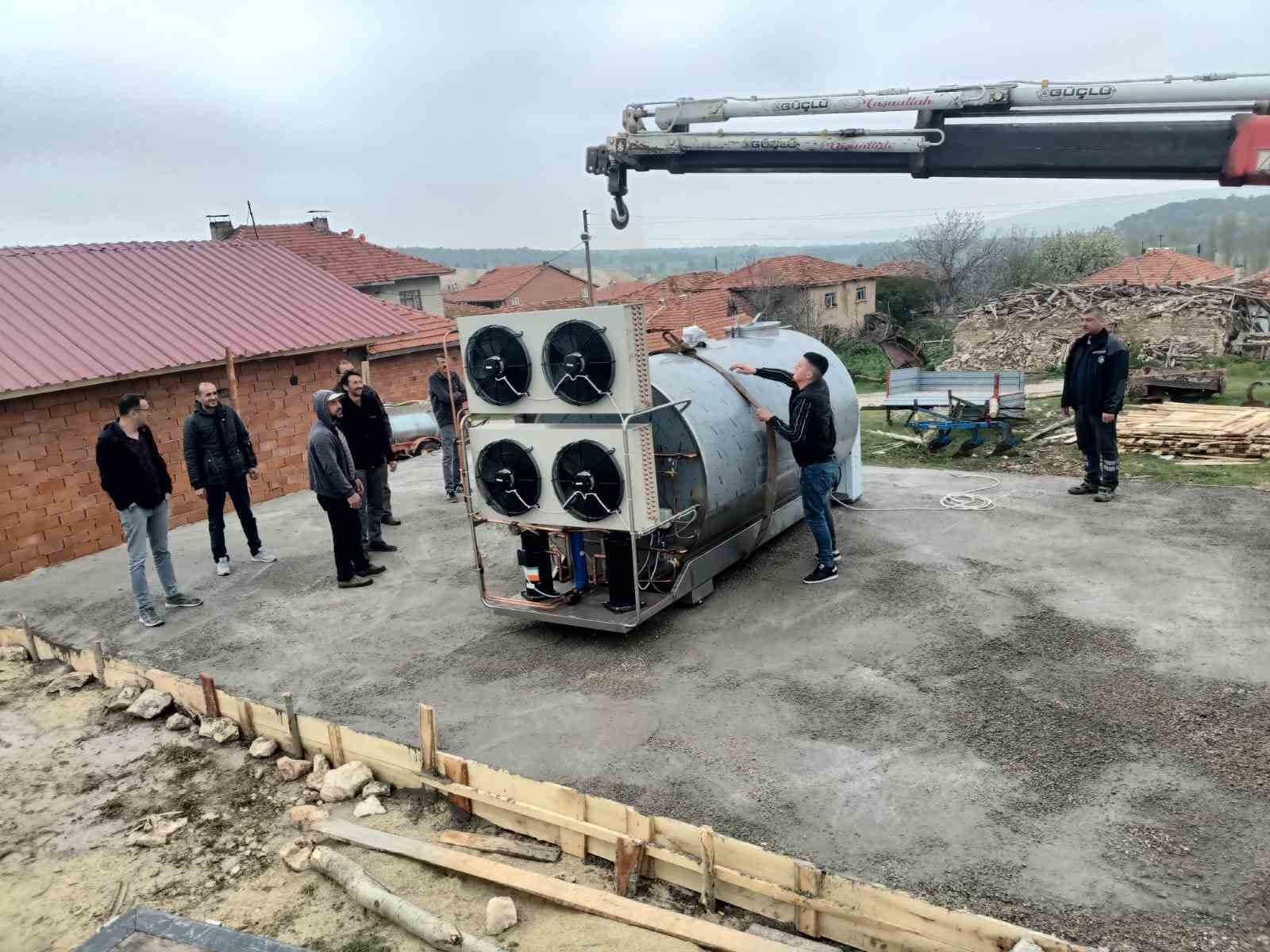 KÜTAHYA YAYLABABA KÖYÜNE 5 TON KAPASİTELİ SÜT SOĞUTMA TANKI