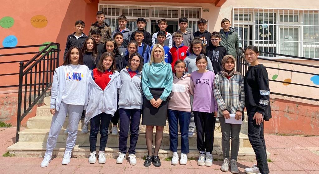 KÜTAHYA'DA 150 GENÇ ZARARLI MADDELERE KARŞI BİLGİLENDİRİLDİ