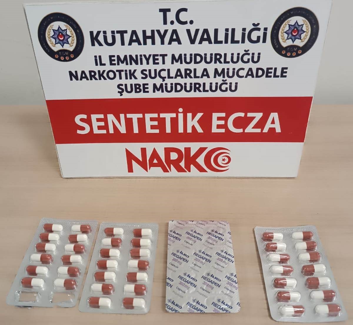 KÜTAHYA’DA 54 ADET SENTETİK ECZA HAP ELE GEÇİRİLDİ