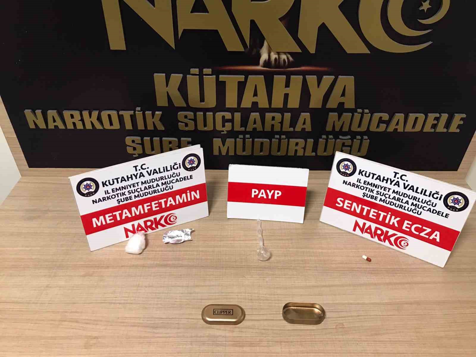 KÜTAHYA’DA DURDURULAN ARAÇTA UYUŞTURUCU ELE GEÇİRİLDİ