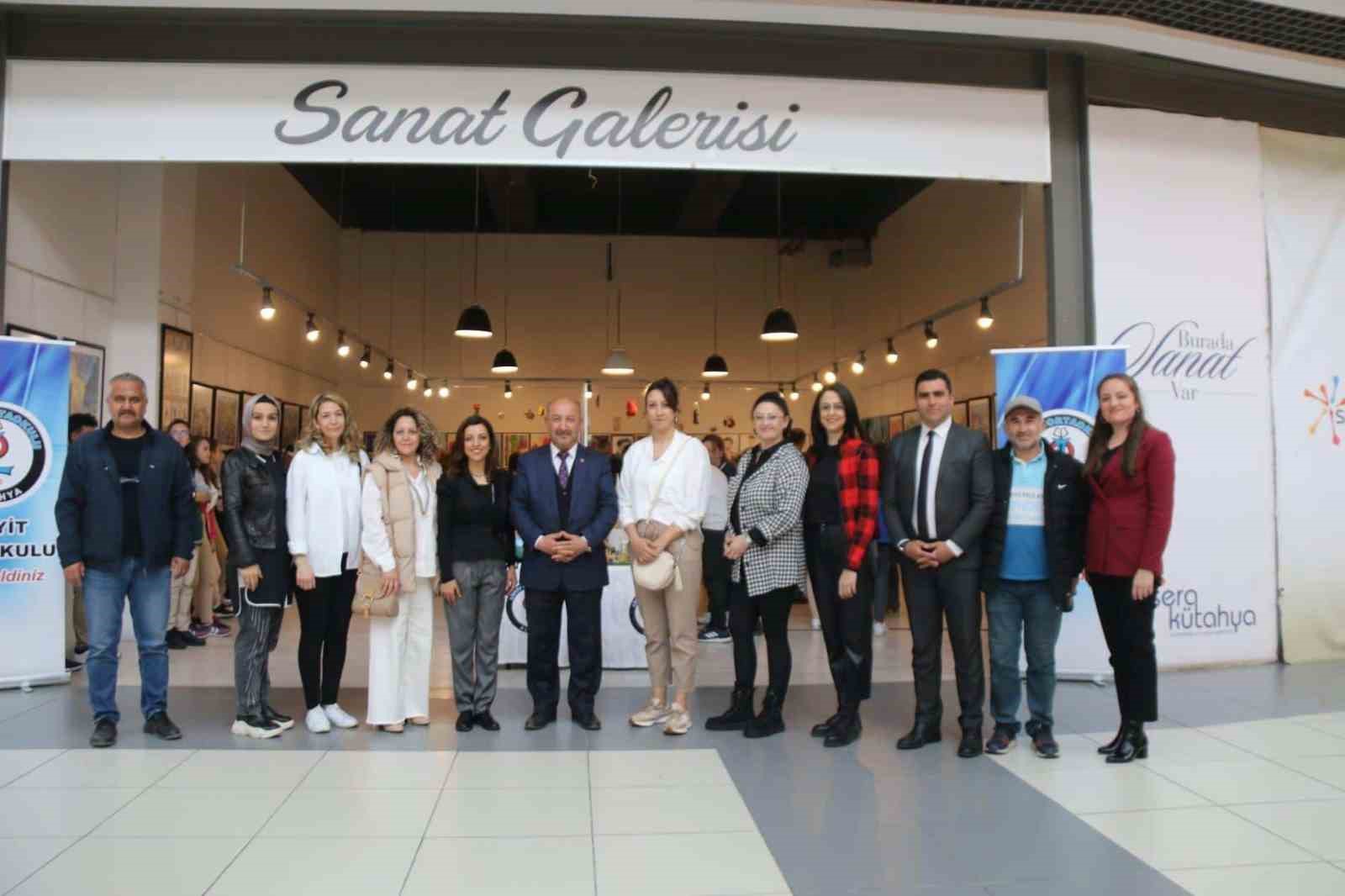 KÜTAHYA’DA GÖRSEL SANATLAR VE TEKNOLOJİ TASARIM SERGİSİ