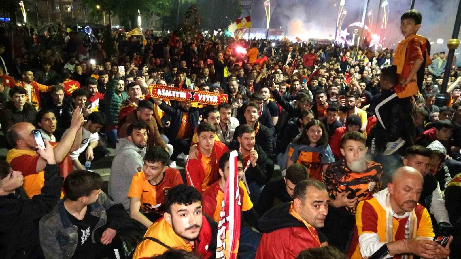 KÜTAHYA'DA ŞAMPİYONLUK COŞKUSU