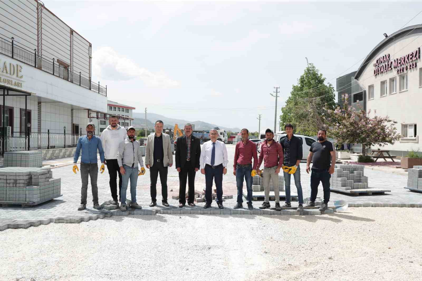 KÜTAHYA'NIN DUMLUPINAR MAHALLESİ'NE KİLİT TAŞI