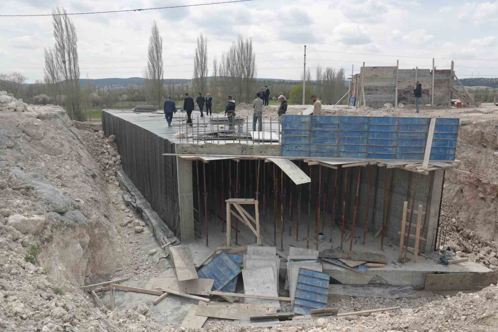 KÜTAHYA'NIN SİNER MAHALLESİ'NE ALT GEÇİT