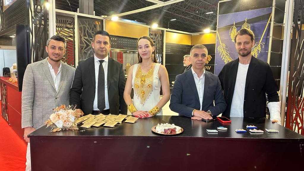 HER BİRİ BİRER SANAT ESERİNE DÖNÜŞTÜRÜLEN KİLOLARCA ALTININ GÖRÜCÜYE ÇIKTIĞI