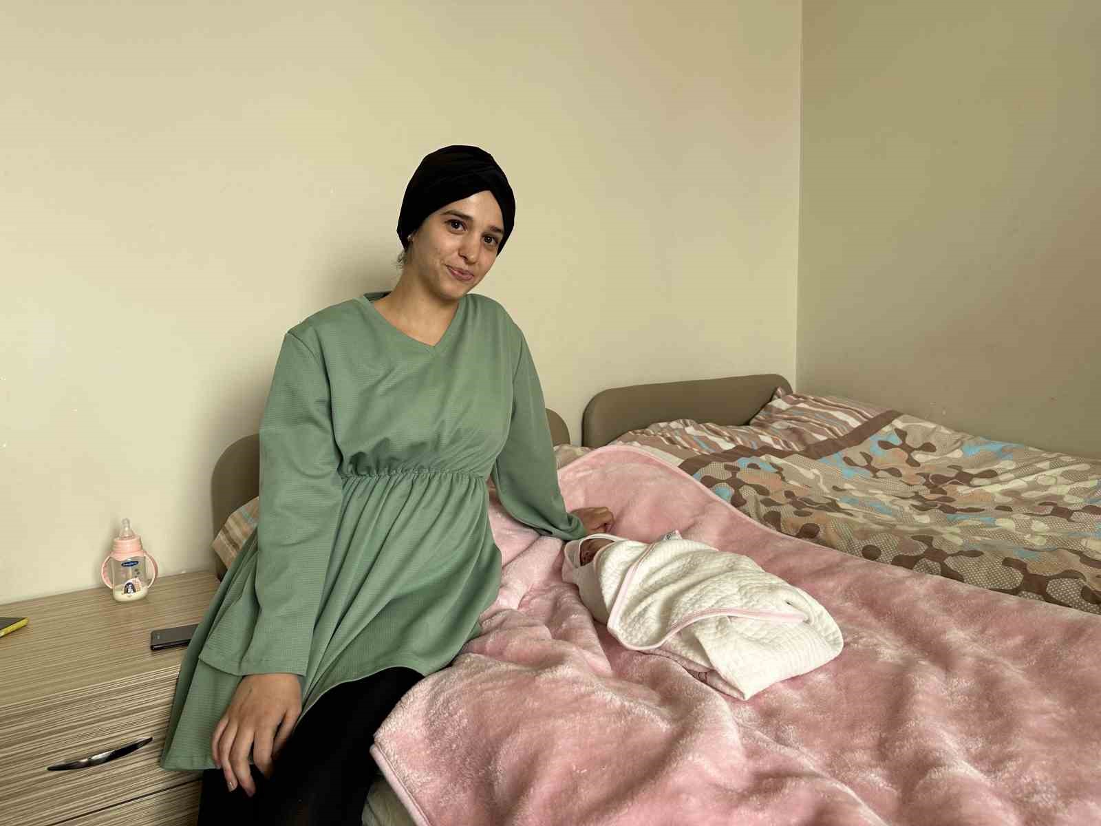 ÖZGE YALÇIN, HİRA İSMİNİ VERDİĞİ BEBEĞİNİ KYK DOĞAN ASLAN BEY
