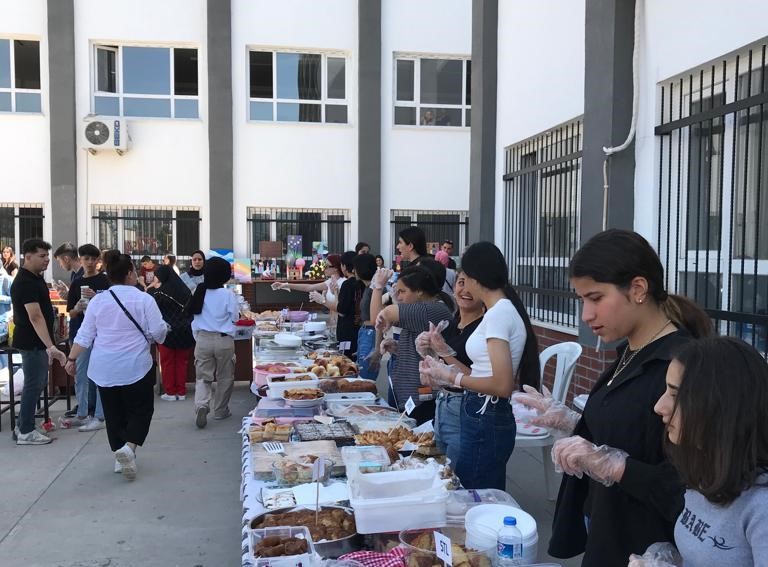 MERSİN'DE NİHAL ERDEM MESLEKİ VE TEKNİK ANADOLU LİSESİ ÖĞRENCİLERİ, OKUL