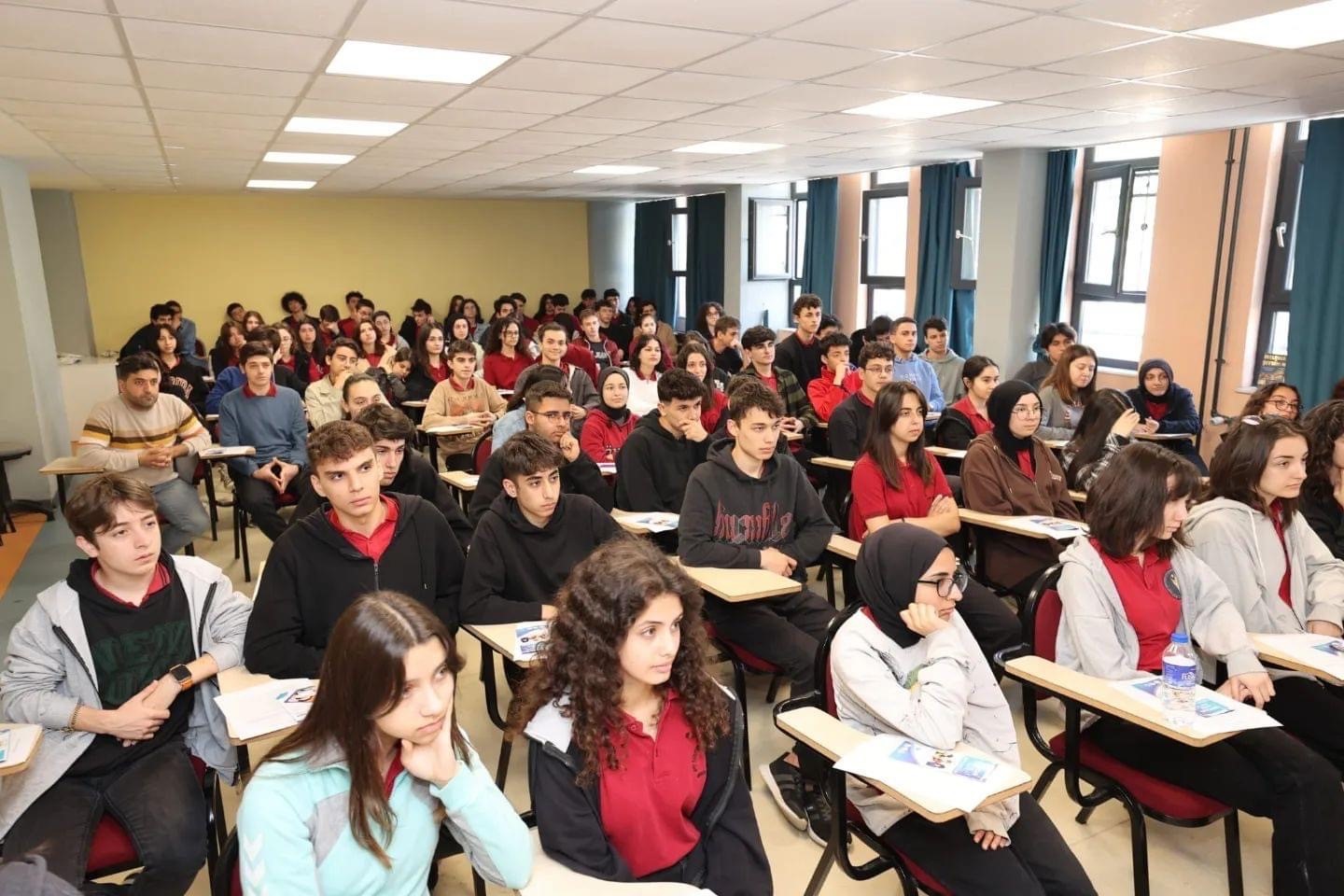 GEBZE BELEDİYESİ TARAFINDAN LİSE ÖĞRENCİLERİNE YÖNELİK SINAV KAYGISINDAN KURTULMA EĞİTİMİ