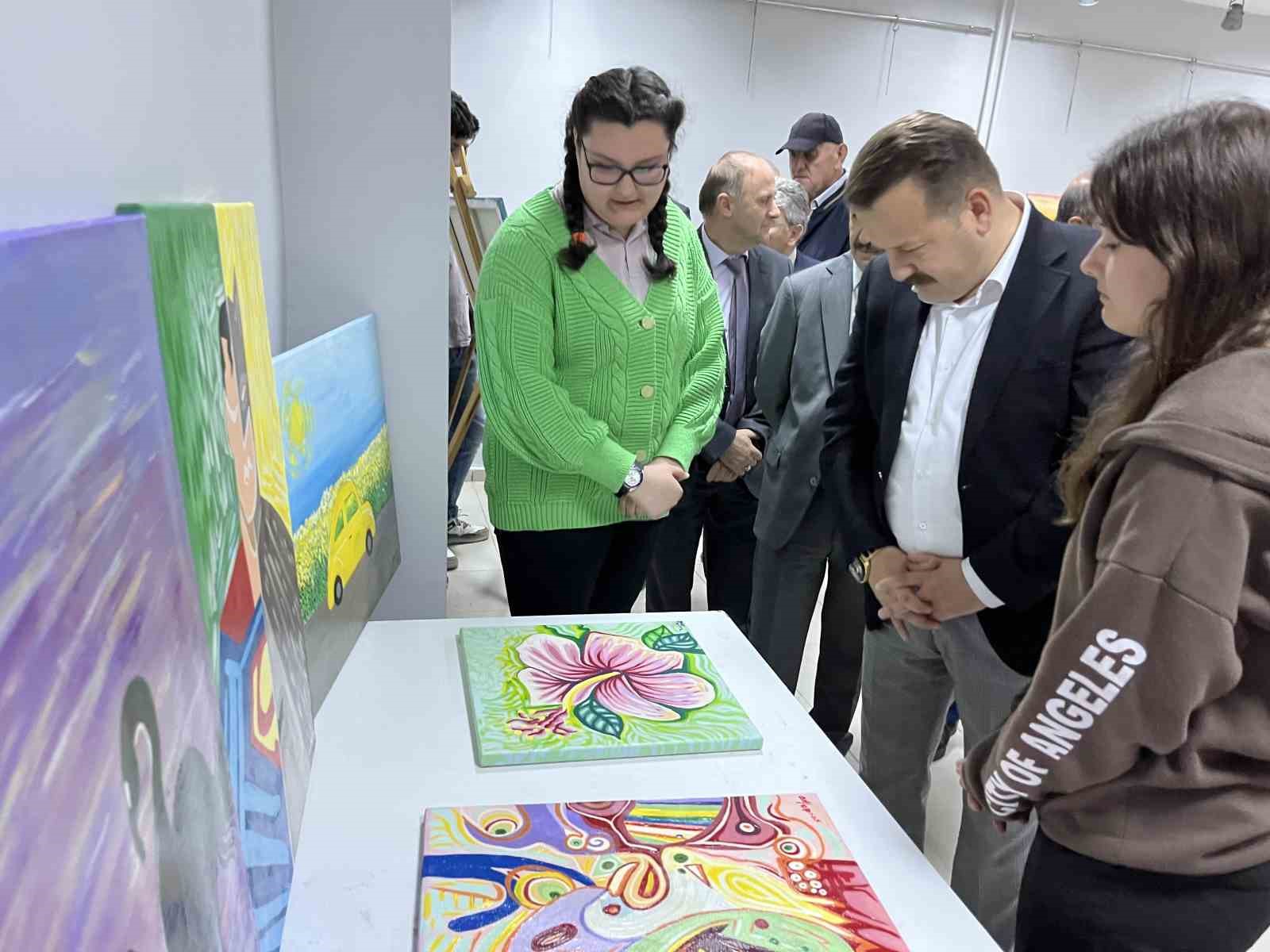 BARTIN KÖKSAL TOPTAN ANADOLU LİSESİ ÖĞRENCİLERİNİN RESİM ÇALIŞMALARI SERGİ İLE