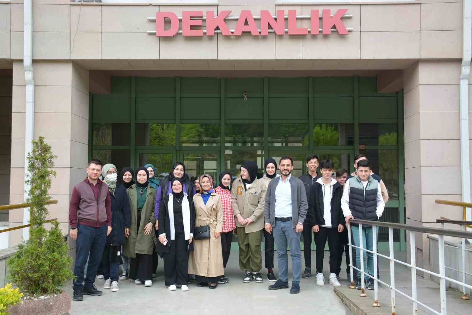 ÇİLİMLİ ANADOLU İMAM HATİP LİSESİ ÖĞRENCİLERİ; YAKLAŞAN YÜKSEKÖĞRETİM KURUMLARI SINAVI