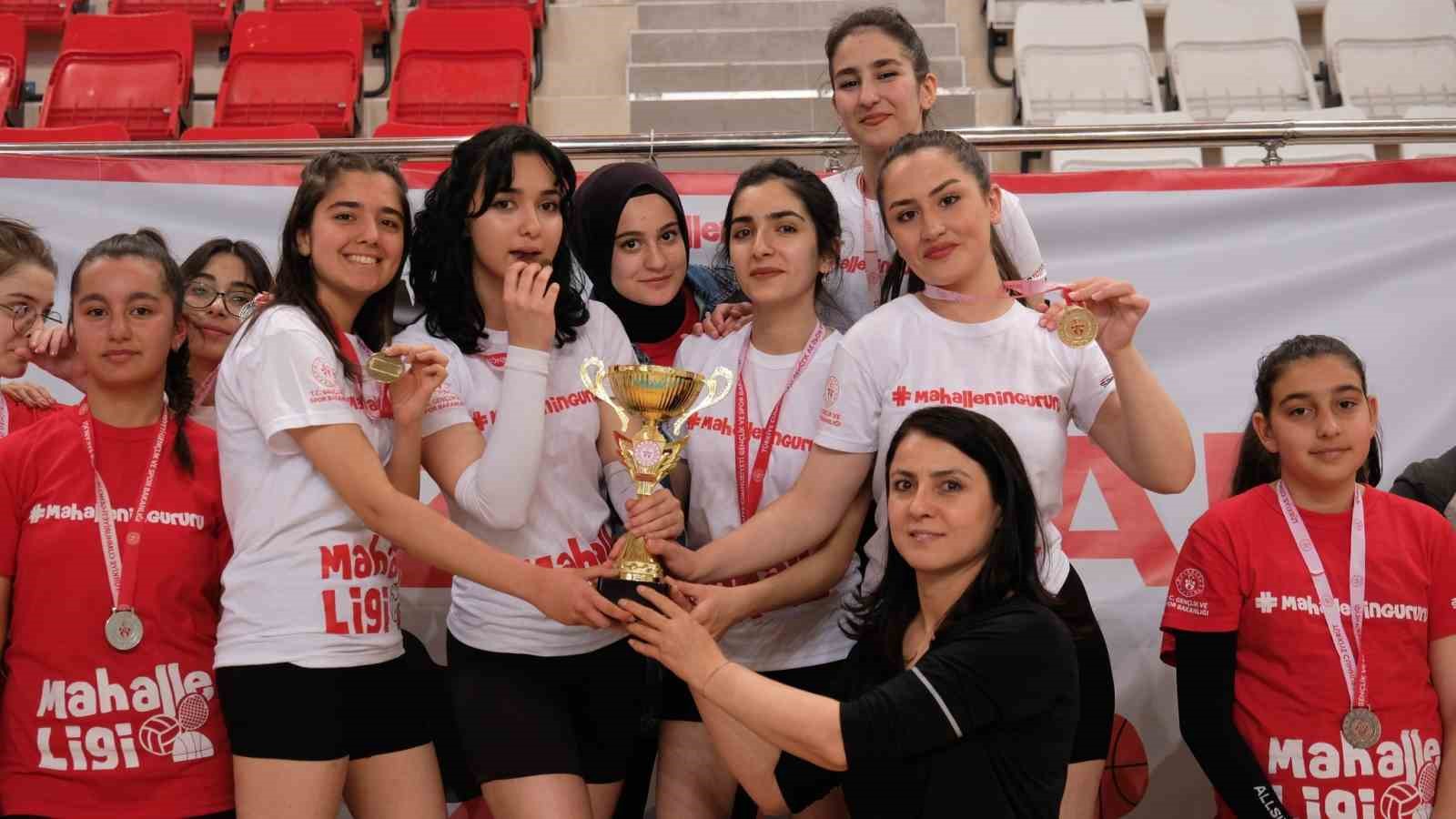 MAHALLE LİGİ 135 SPORCUNUN KATILIMIYLA GERÇEKLEŞTİ