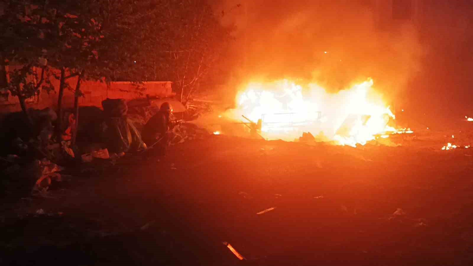 MALATYA’DA KORKUTAN ÇADIR YANGINI