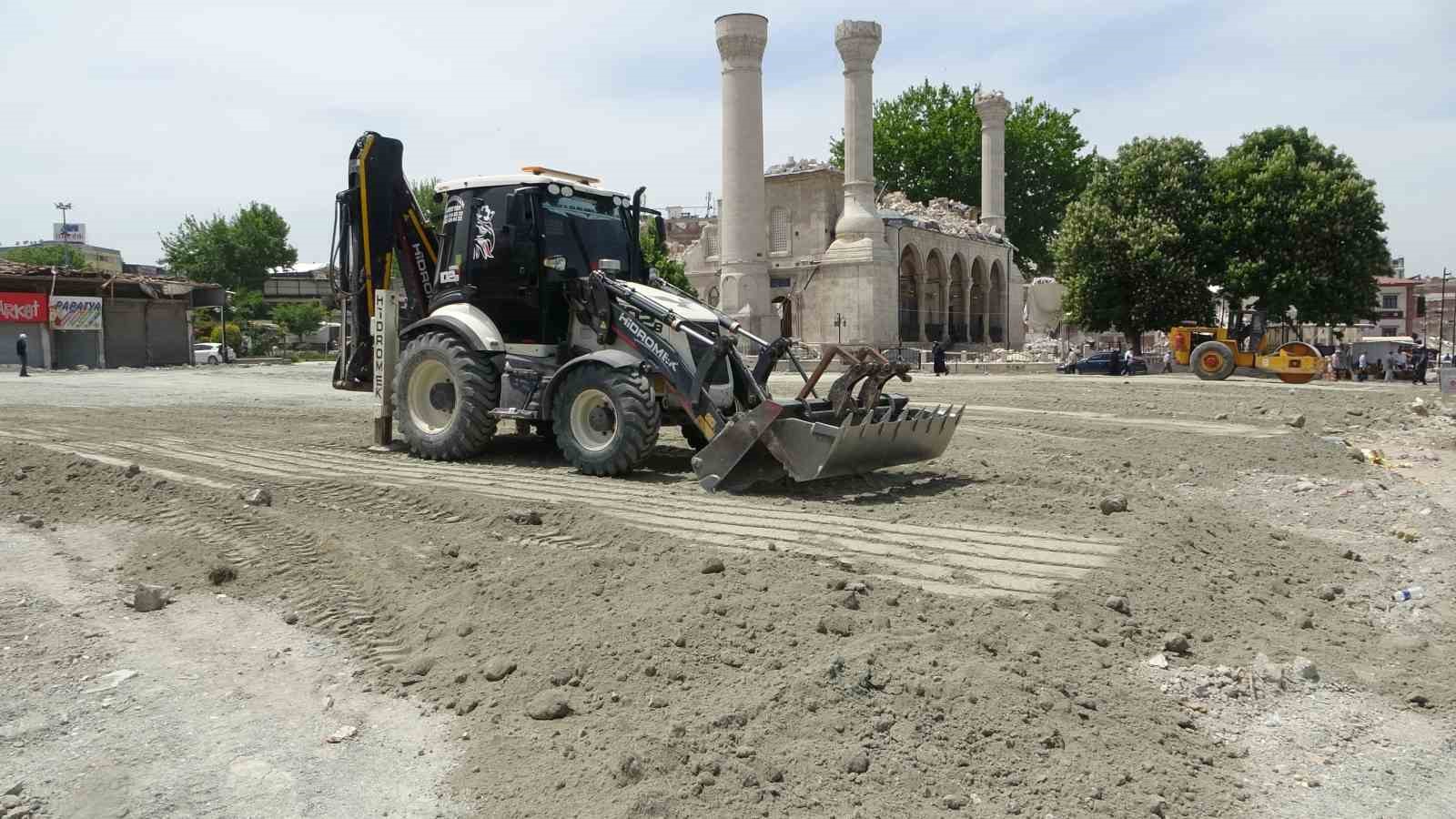MALATYA’DA 6 ŞUBAT DEPREMLERİNDEN BÜYÜK YIKIM YAŞAYAN KENT MERKEZİNDE ÇEVRE