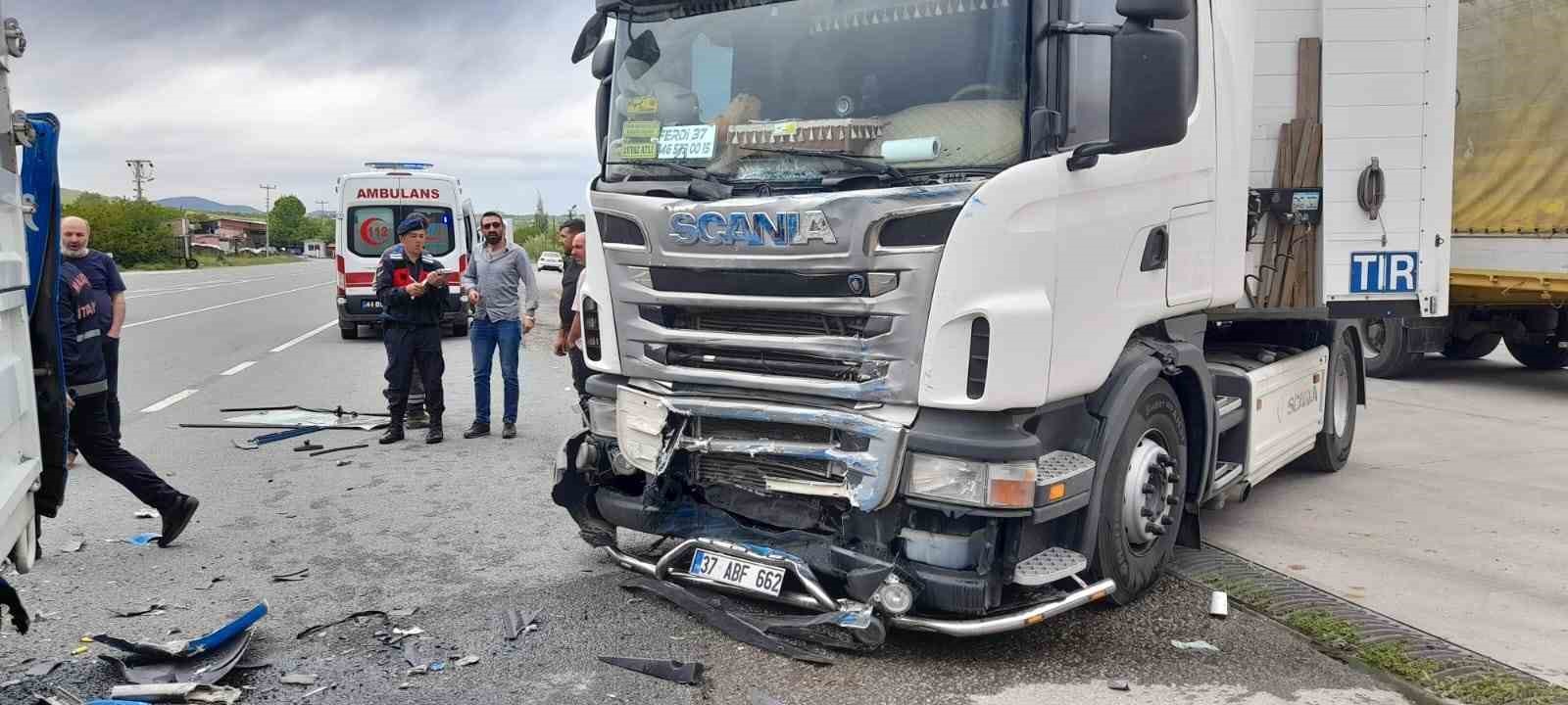 MALATYA’DA TIR İLE KAMYONET ÇARPIŞTI: 1 YARALI
