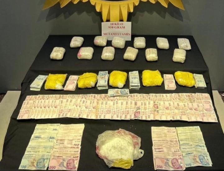 MALATYA’DA POLİS TARAFINDAN DÜZENLENEN OPERASYONDA 10 KİLO 930 GRAM UYUŞTURUCU