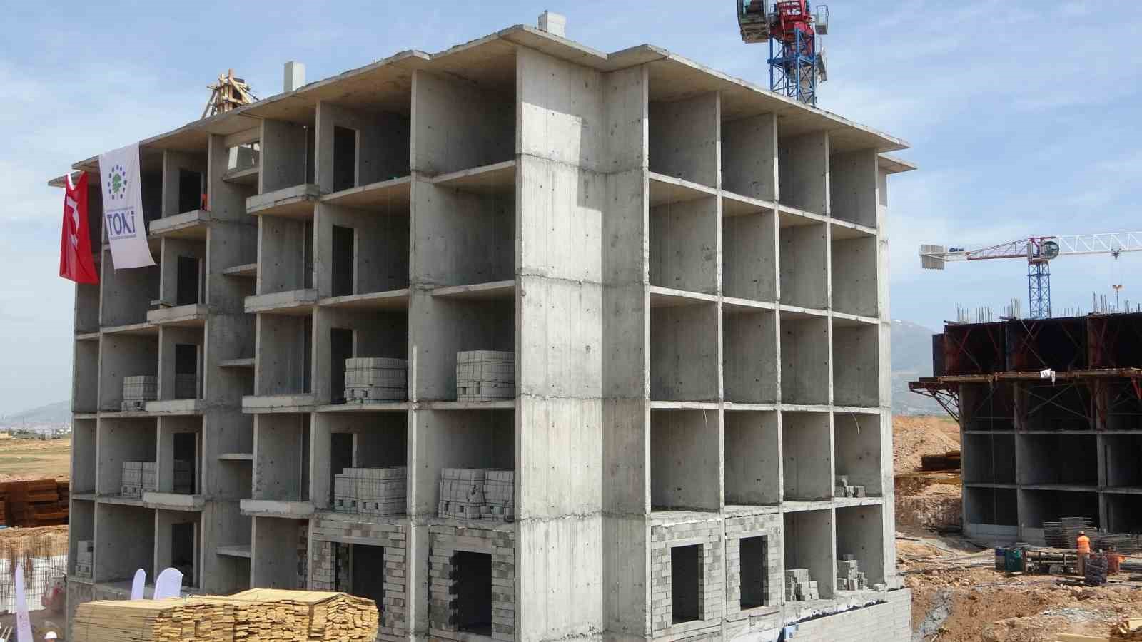 MALATYA’NIN YEŞİLYURT İLÇESİNDE DEPREMZEDELER İÇİN YAPILAN 6 BİN 458 KONUTLARDA