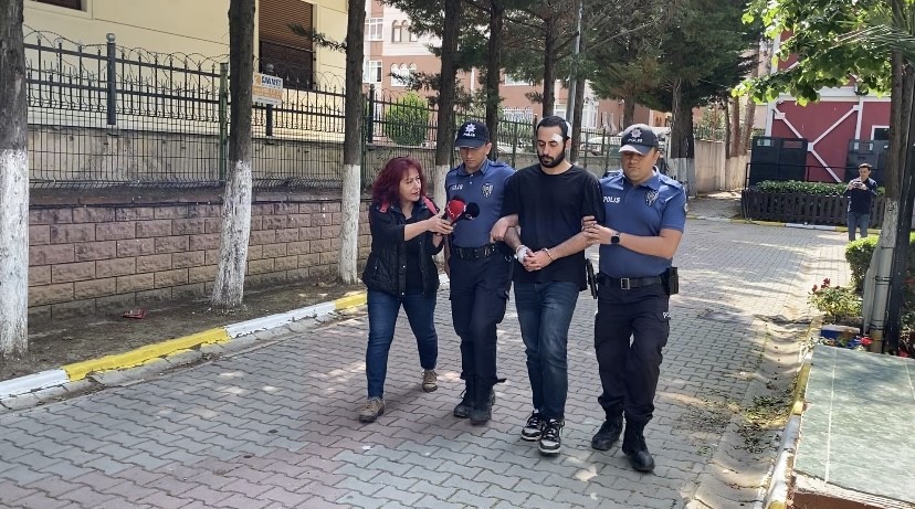 MALTEPE’DE D-100 KARAYOLU ÜZERİNDE YOL BAKIM ÇALIŞMASI YAPAN 4 İŞÇİYE