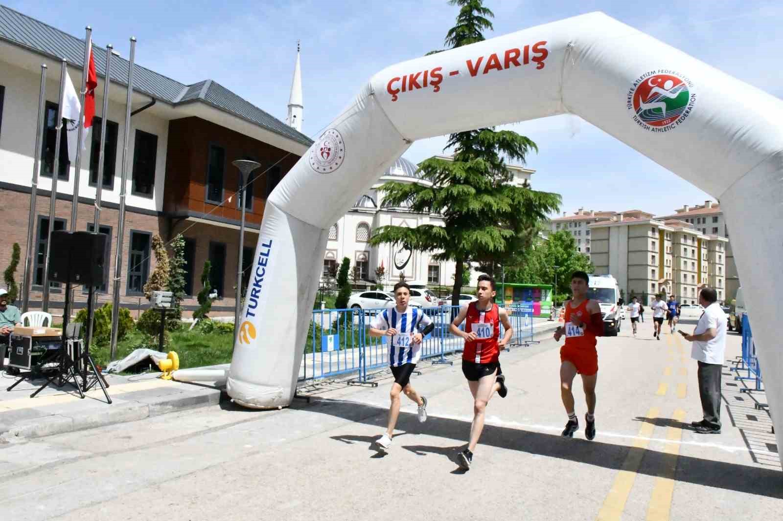 19 MAYIS ATATÜRK’Ü ANMA, GENÇLİK VE SPOR BAYRAMI DOLAYISIYLA MAMAK’TA
